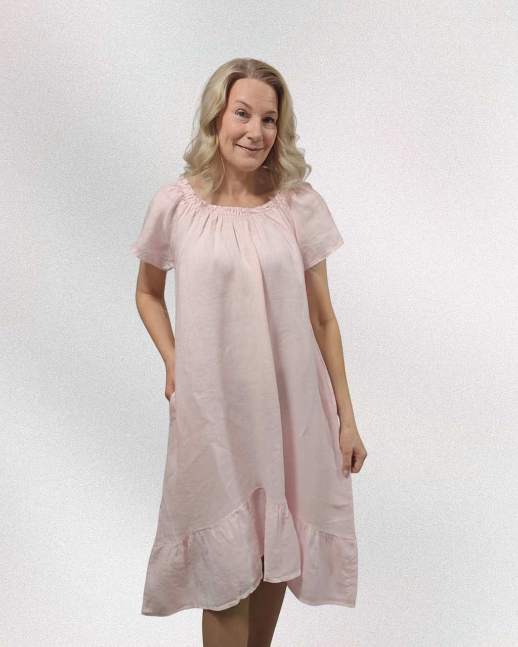Pellavamekko frillahelma Vaaleanpunainen