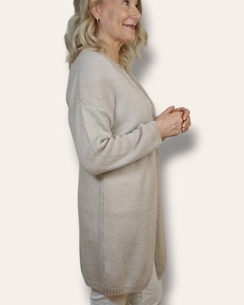 Neuletakki mohair beige