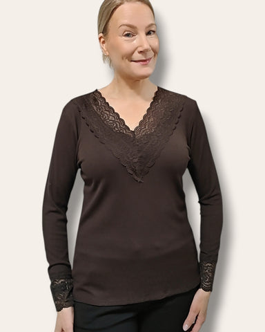 Pitsitrikoopaita ruskea