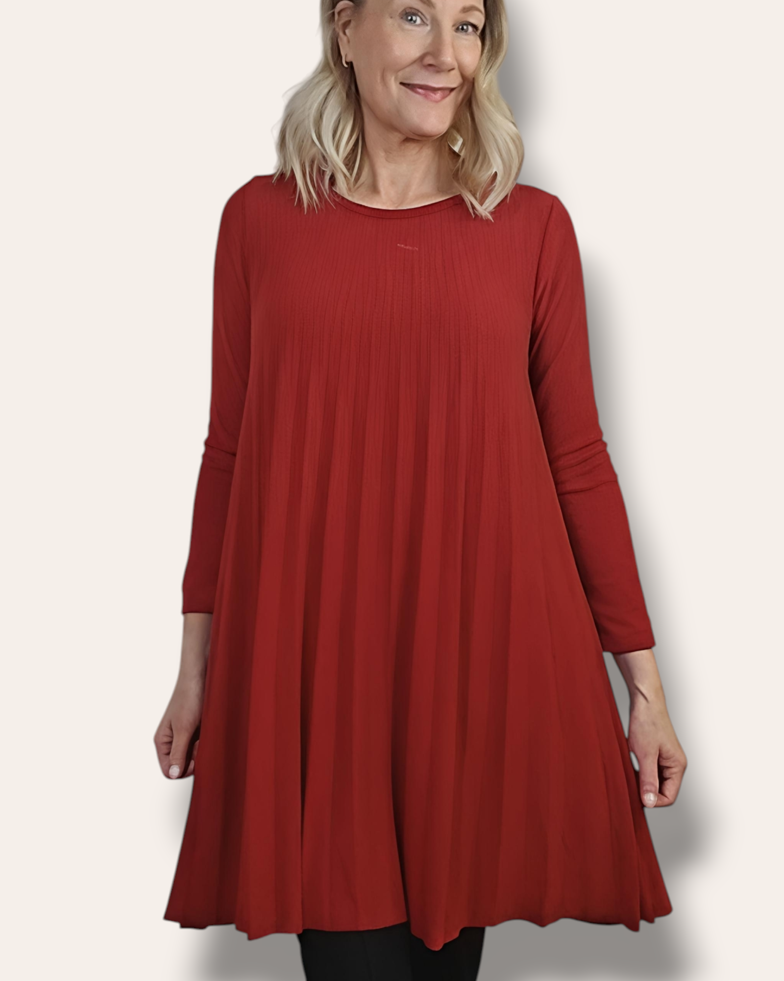 Neuletunika punainen